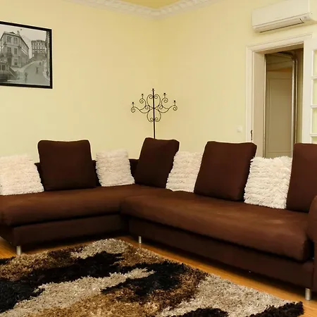 Fascinating In Historic Apartamento